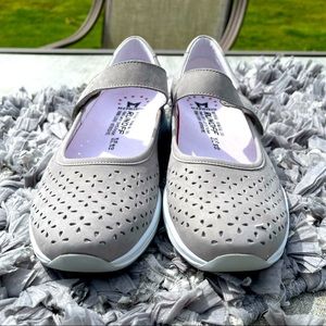 Mephisto Mary Jane gray shoes size 10